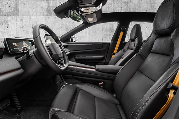 Polestar 4 10 of 27