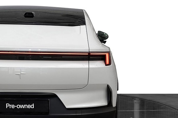 Polestar 4 8 of 21