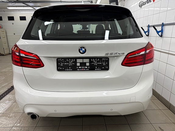 BMW 225xe 6 of 30