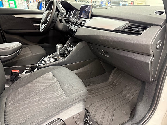 BMW 225xe 23 of 30