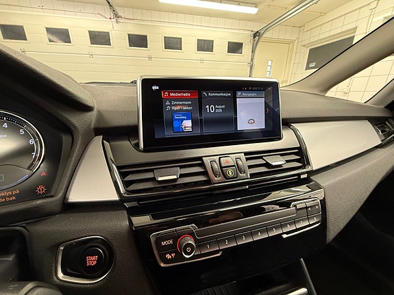 BMW 225xe 13 of 30