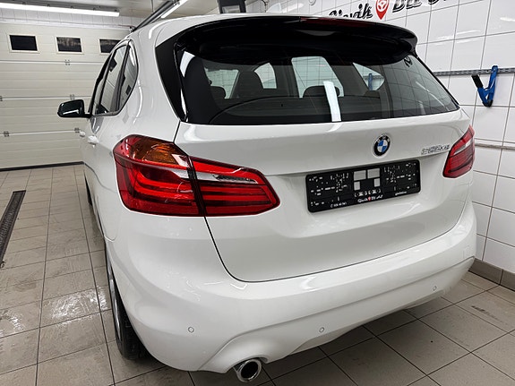 BMW 225xe 5 of 30