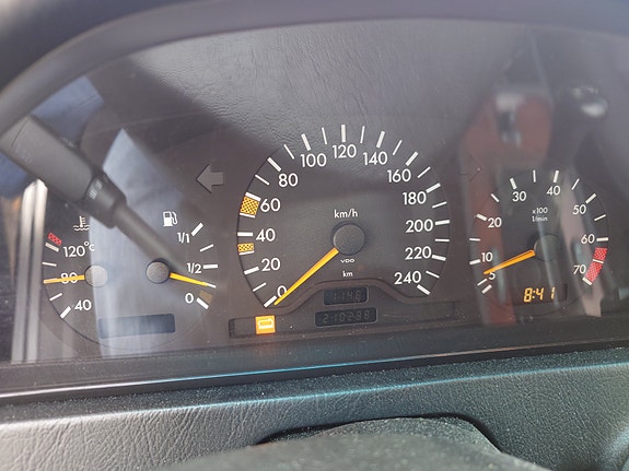 Mercedes-Benz C180 13 of 30