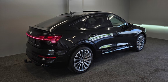 Audi e-tron Sportback 14 of 30