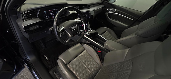 Audi e-tron Sportback 8 of 30