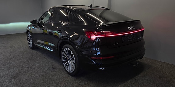 Audi e-tron Sportback 5 of 30