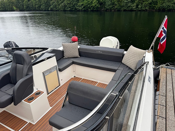 Perfekt daycruiser med utmerkede sjøegenskaper. 7 of 26