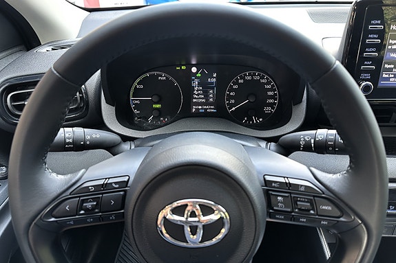 Toyota Yaris 18 of 25