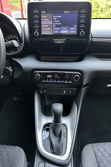 Toyota Yaris 20 of 25