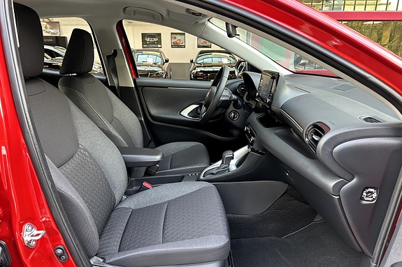 Toyota Yaris 14 of 25