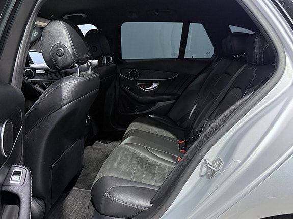 Mercedes-Benz C300 e 26 of 28