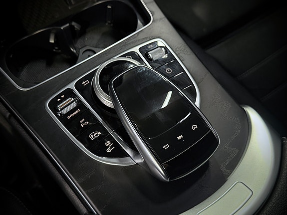 Mercedes-Benz C300 e 25 of 28