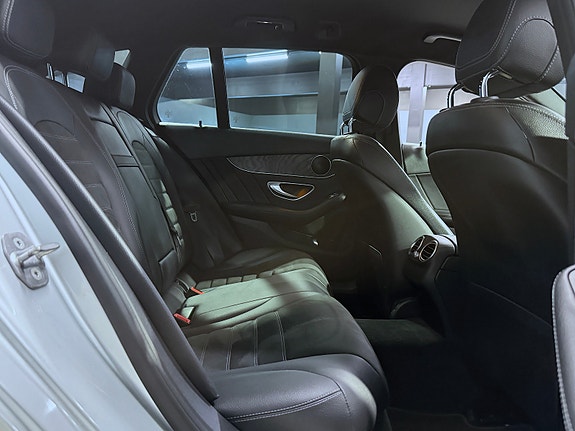 Mercedes-Benz C300 e 27 of 28