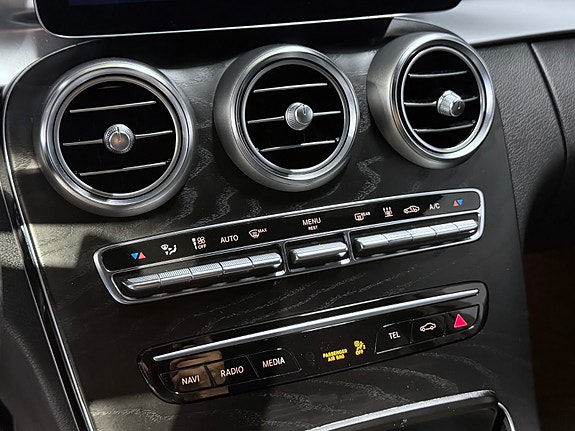 Mercedes-Benz C300 e 23 of 28