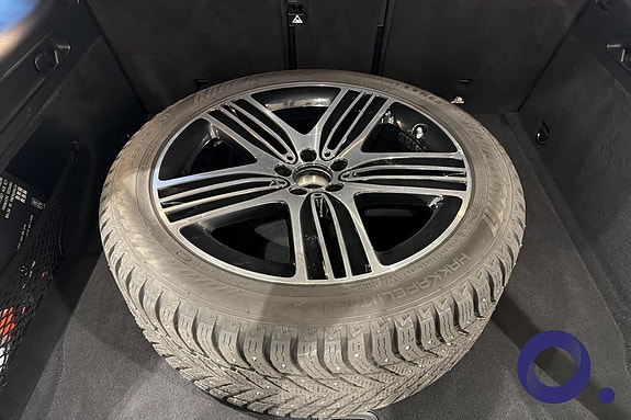 Mercedes-Benz EQC400 10 of 26