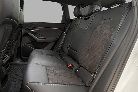 Audi Q6 e-tron 10 of 30
