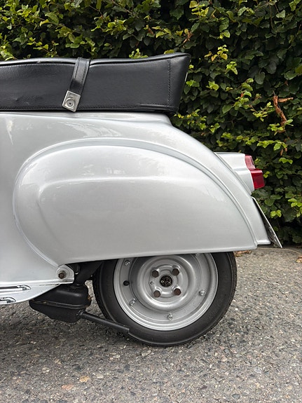 Vespa 50S 6 of 16