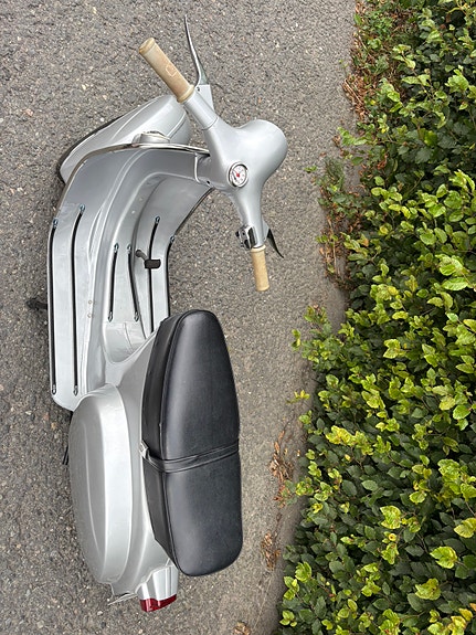 Vespa 50S 7 of 16
