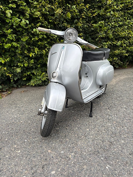 Vespa 50S 2 of 16