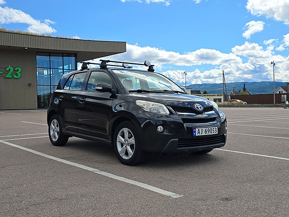 Toyota Urban Cruiser 2 of 24