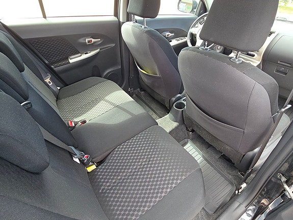 Toyota Urban Cruiser 12 of 24
