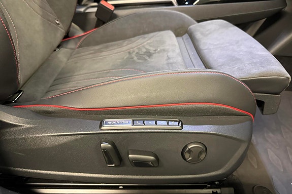 Volkswagen ID.4 GTX 23 of 27
