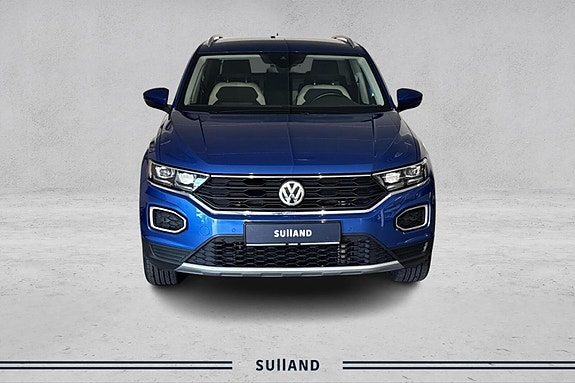 Volkswagen T-Roc 8 of 28