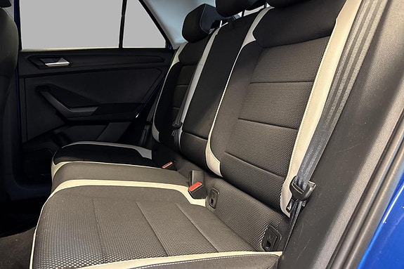 Volkswagen T-Roc 16 of 28