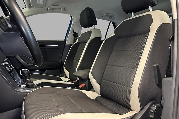 Volkswagen T-Roc 10 of 28