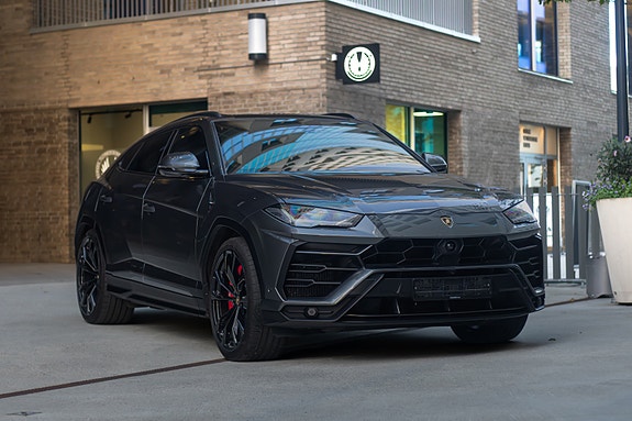 Lamborghini Urus 2 of 30