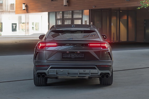 Lamborghini Urus 5 of 30