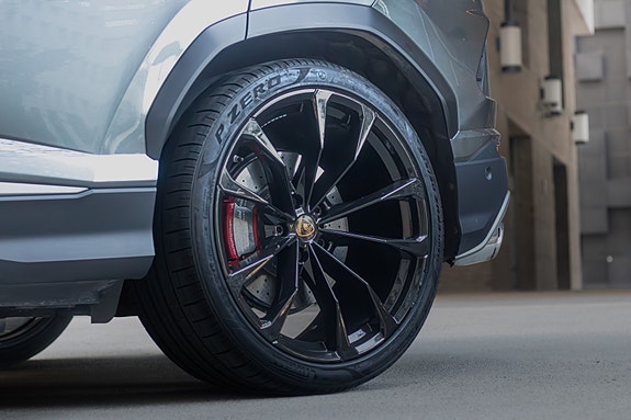 Lamborghini Urus 9 of 30