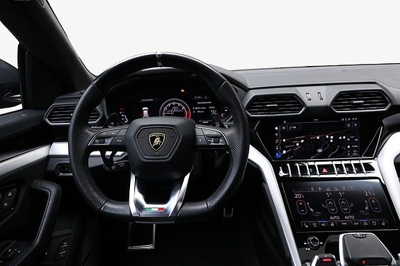 Lamborghini Urus 12 of 30