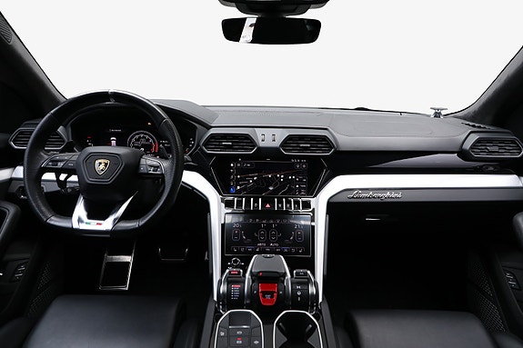 Lamborghini Urus 13 of 30