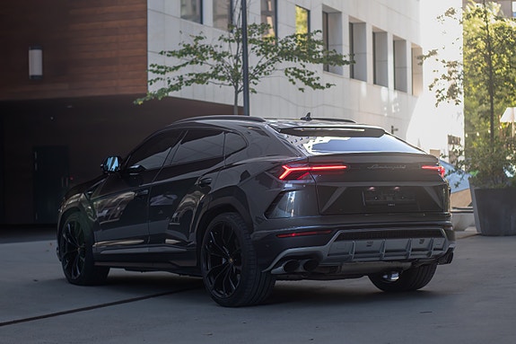 Lamborghini Urus 4 of 30