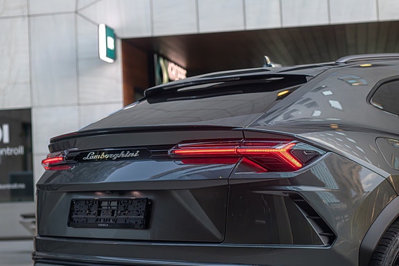 Lamborghini Urus 6 of 30