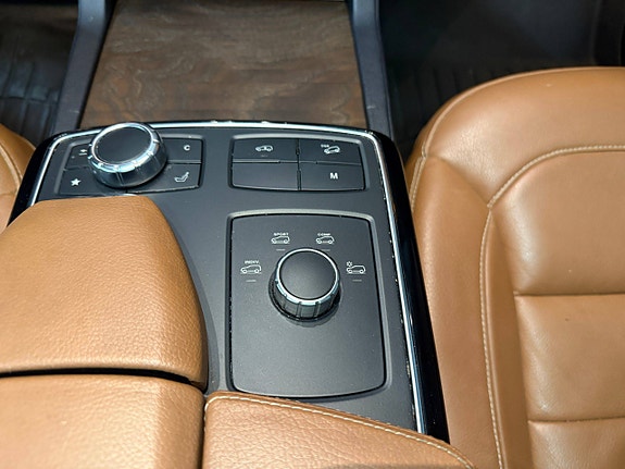 Mercedes-Benz GLE350 d 24 of 30