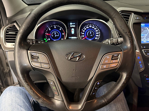 Hyundai Grand Santa Fe 9 of 23