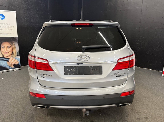 Hyundai Grand Santa Fe 6 of 23