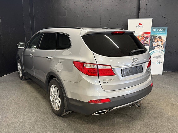 Hyundai Grand Santa Fe 5 of 23