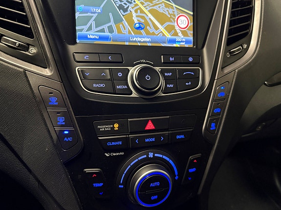 Hyundai Grand Santa Fe 15 of 23