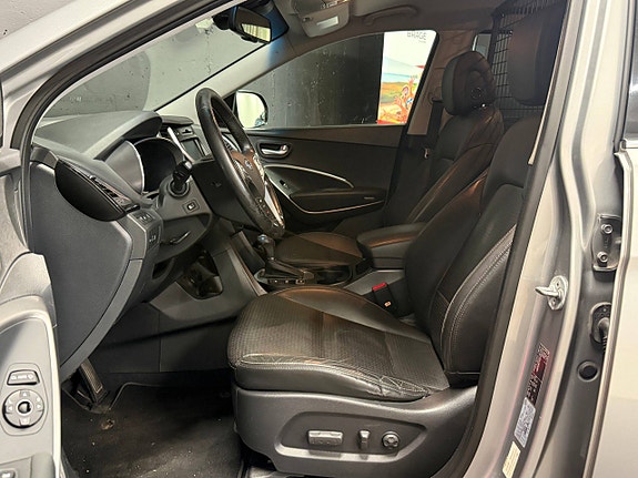 Hyundai Grand Santa Fe 20 of 23