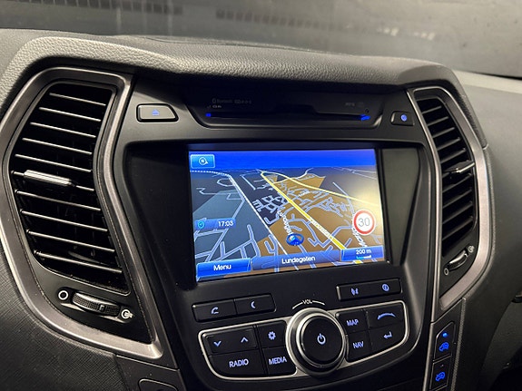 Hyundai Grand Santa Fe 12 of 23