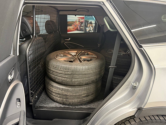 Hyundai Grand Santa Fe 21 of 23