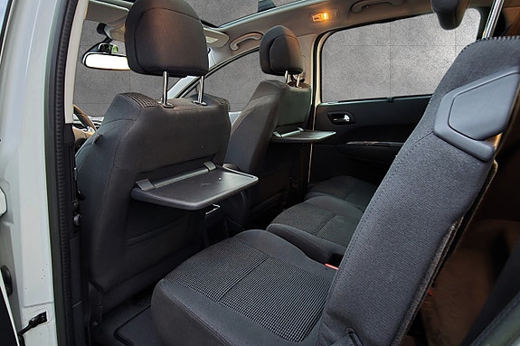 Peugeot 5008 10 of 23