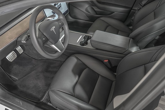 Tesla Model 3 13 of 25