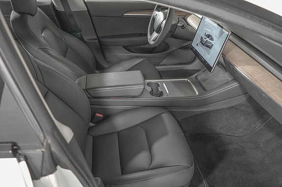 Tesla Model 3 15 of 25