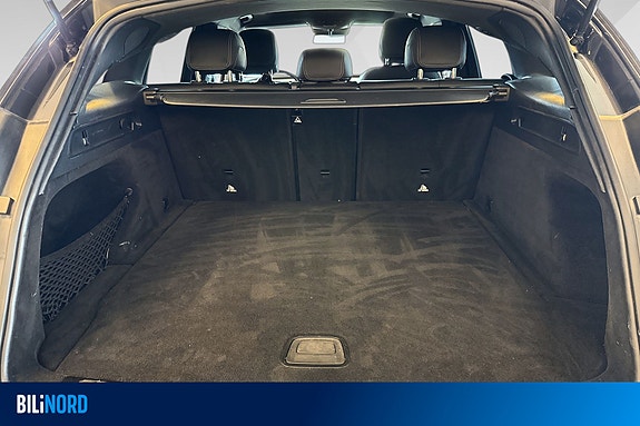 Mercedes-Benz EQC400 7 of 18