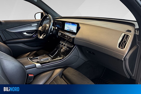 Mercedes-Benz EQC400 18 of 18