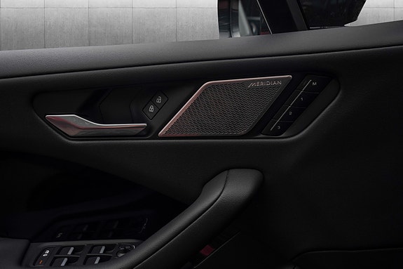 Jaguar I-PACE 22 of 30